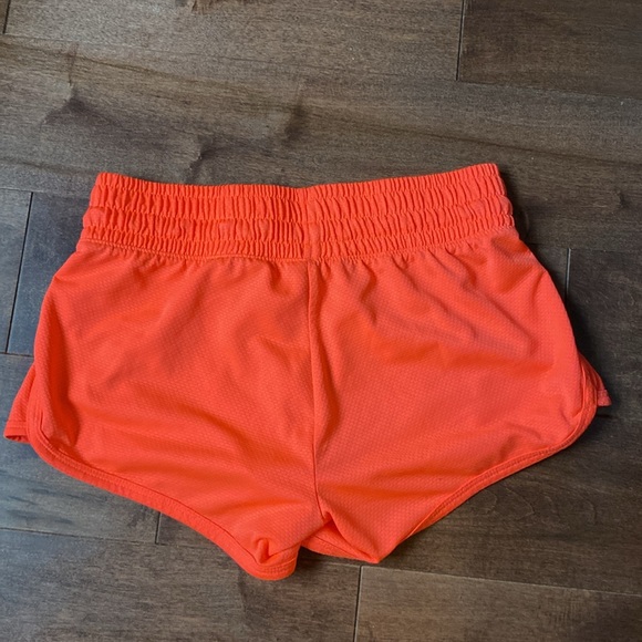 Reebok sport shorts - Picture 2 of 2